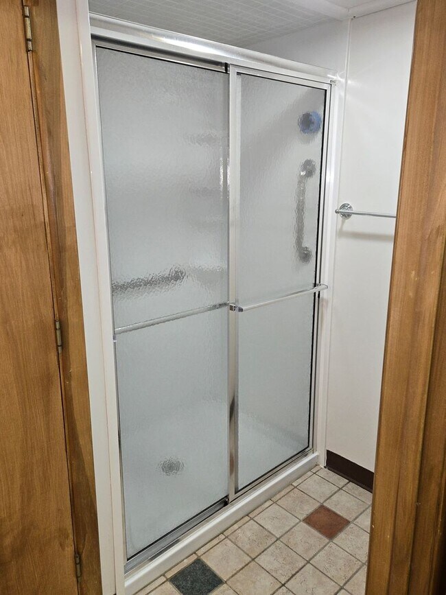 Building Photo - 132 Corll St