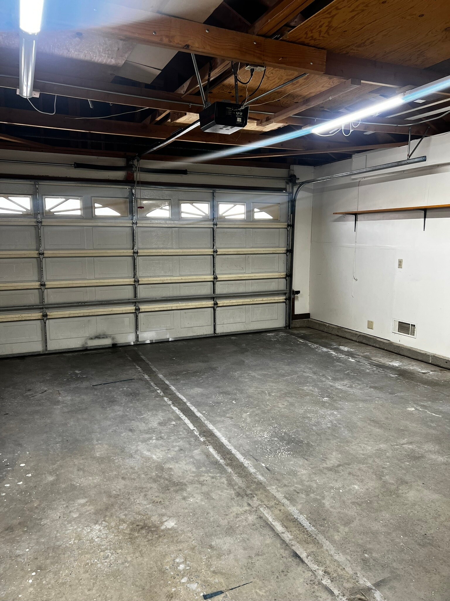 Garage - 2716 W Avenue K4