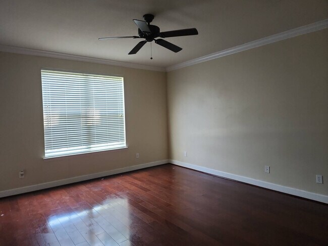 Building Photo - 2472 Lantana Ln