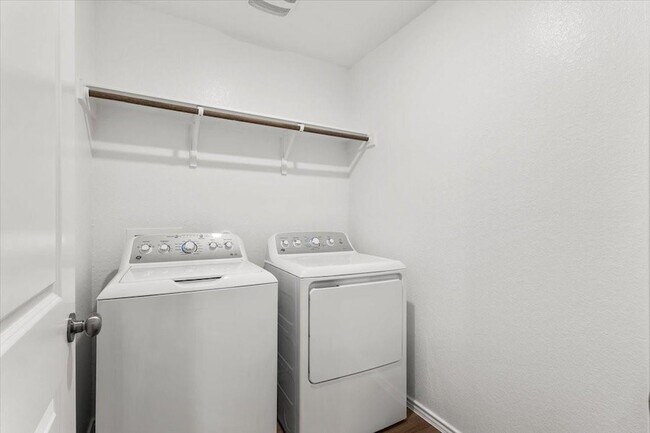 Building Photo - 104 Winged Foot Ct