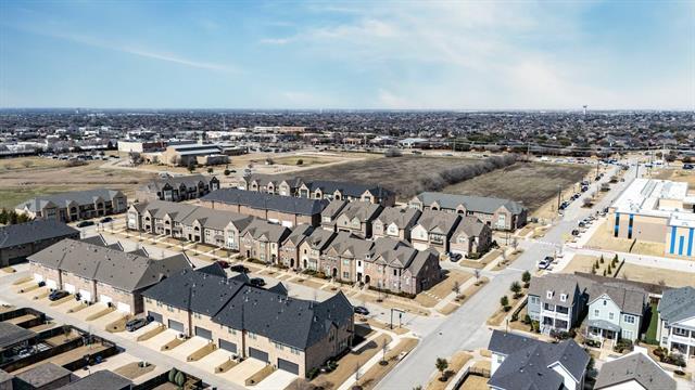 Building Photo - 3773 Wellesley Ave