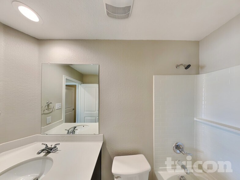 Building Photo - 9125 Nevis Dr