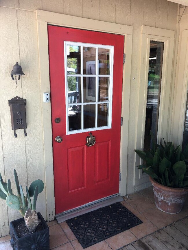 Building Photo - 297 Little River Ln