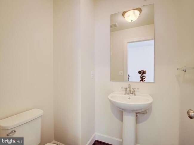 Building Photo - 20447 Codman Dr