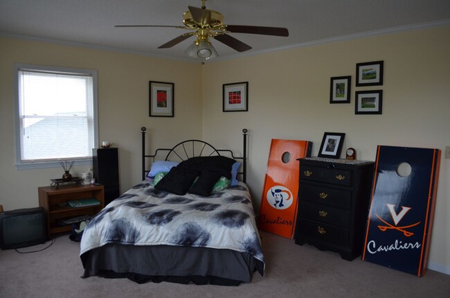 Building Photo - 2 BR Townhouse on the Golf Course