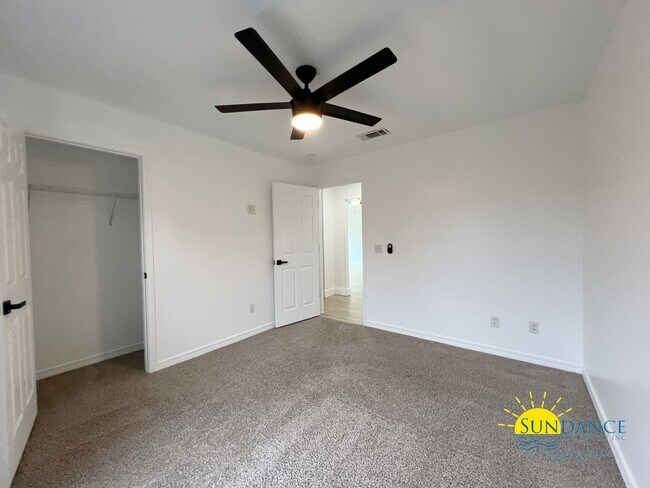 Building Photo - Charming 3-Bedroom + Office Home in Crestview, Prime Location Near I-10 & FL-85!