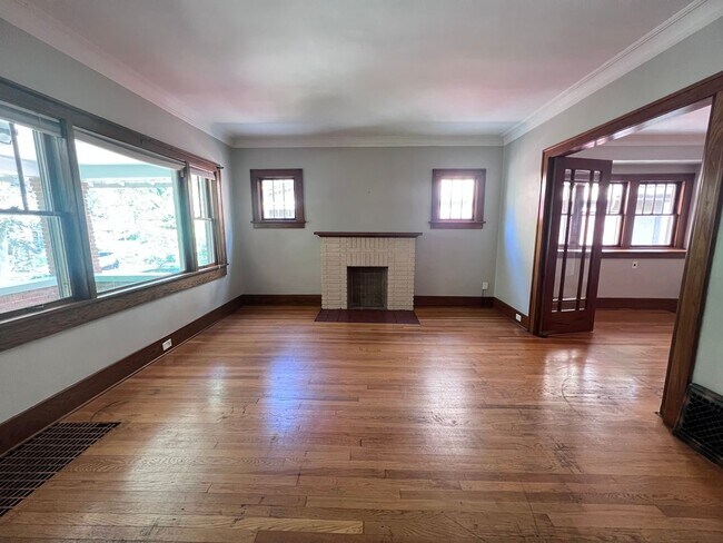 Building Photo - 00093 - Orchard Hill 256-258