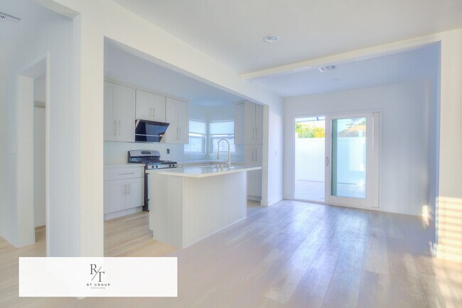 Building Photo - FULLY REMODELED – Front House for Rent (Ba...