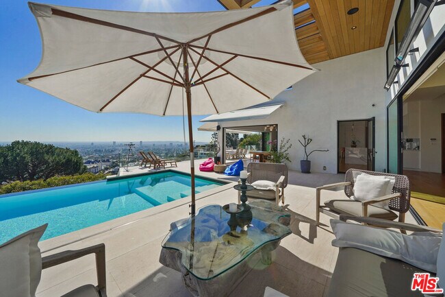 Building Photo - 8242 Hillside Ave