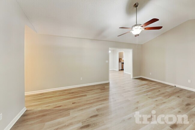 Building Photo - 1614 Barbara Ann Cir