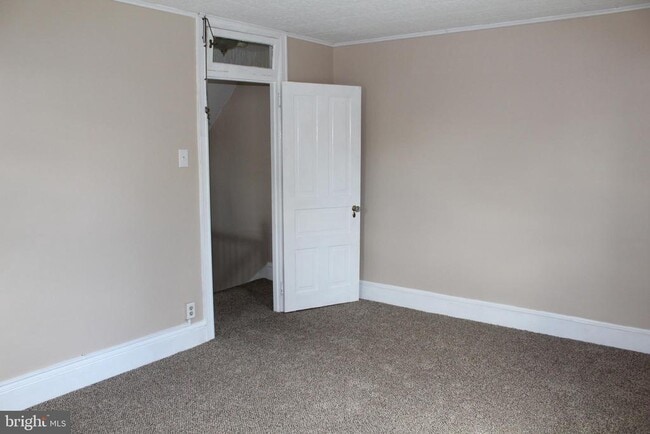 Building Photo - 23 W 2nd St