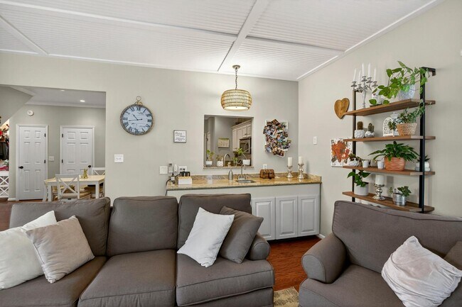 Building Photo - 5409 Dwight Dr