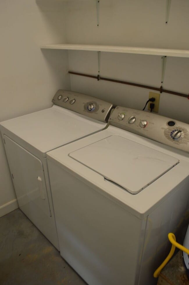 Building Photo - 127 Freedom Dr