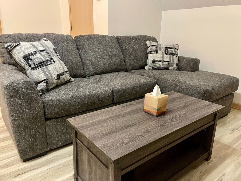 Building Photo - 513 Pine Lake Ave