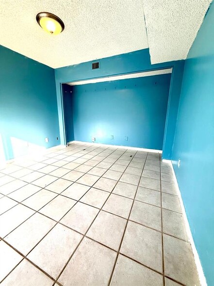 Building Photo - 8466 S Coral Cir