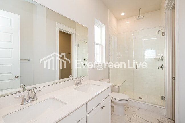 Building Photo - 129 Bloomsbury St