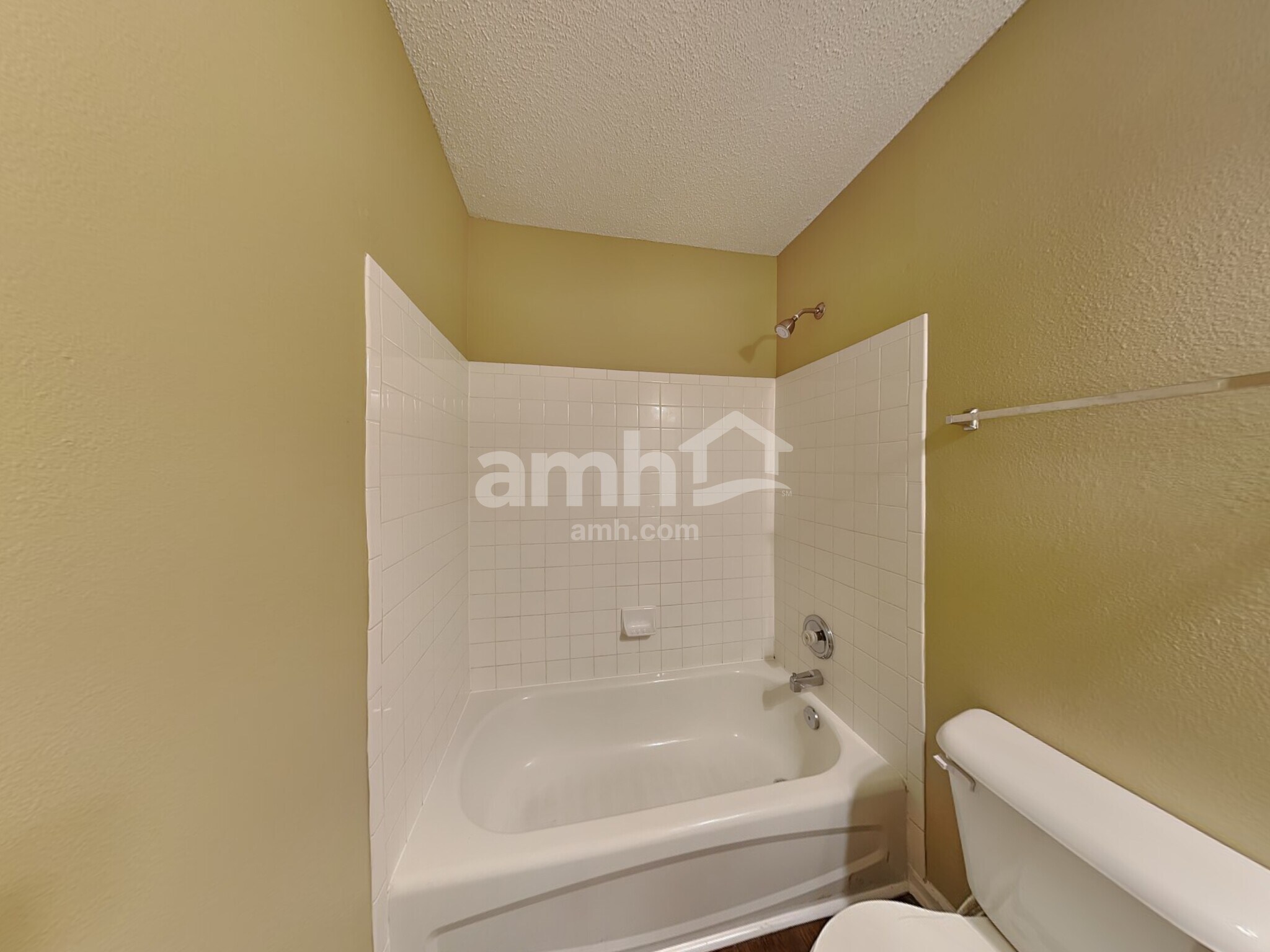 Building Photo - 15065 Fawn Hollow Ln