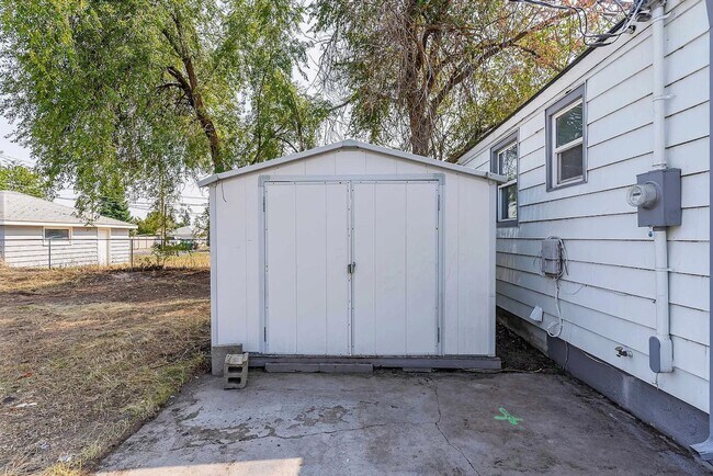 Building Photo - Charming, Updated 3 Bed Spokane Home w/ Fenced Yard and Storage Shed!