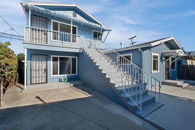 Building Photo - 4423 Mississippi St