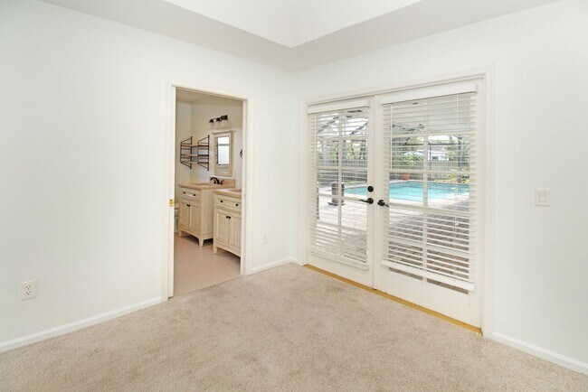 Building Photo - Spacious 4BR Pool Home on Quiet Cul-de-Sac in Wellington