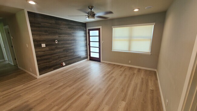 Building Photo - 5805 Blythewood Dr