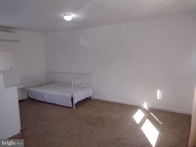 Building Photo - 131 N Main St