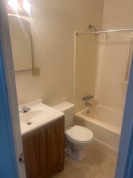 Building Photo - 105 Warner Rd