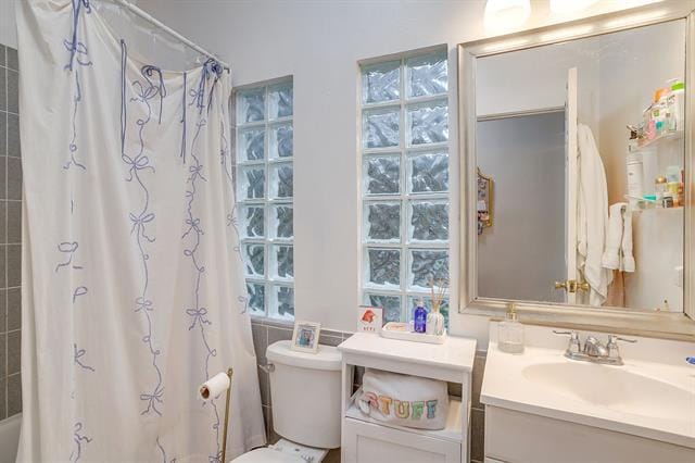 Building Photo - 2544 S University Dr