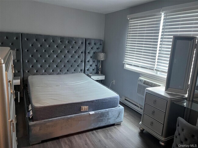 Building Photo - 27 N Rte 303