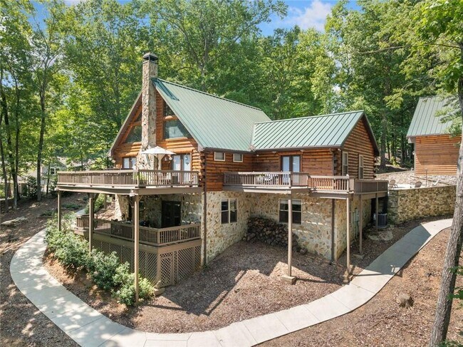 Building Photo - 5281 Laurel Ln