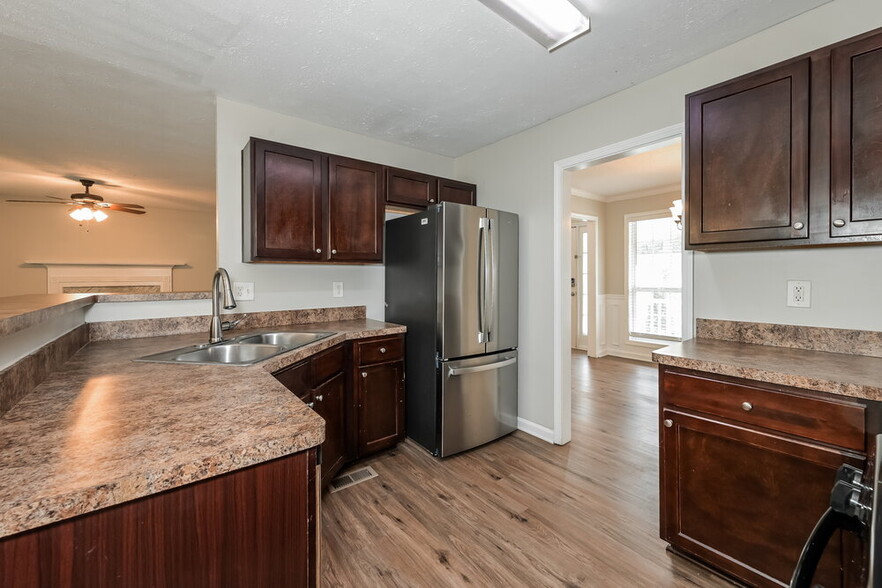 Building Photo - 454 Saddle Shoal Trail
