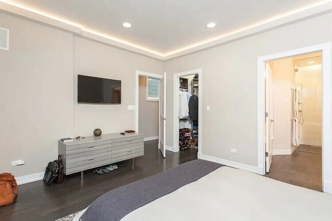 Building Photo - 942 W Montana St