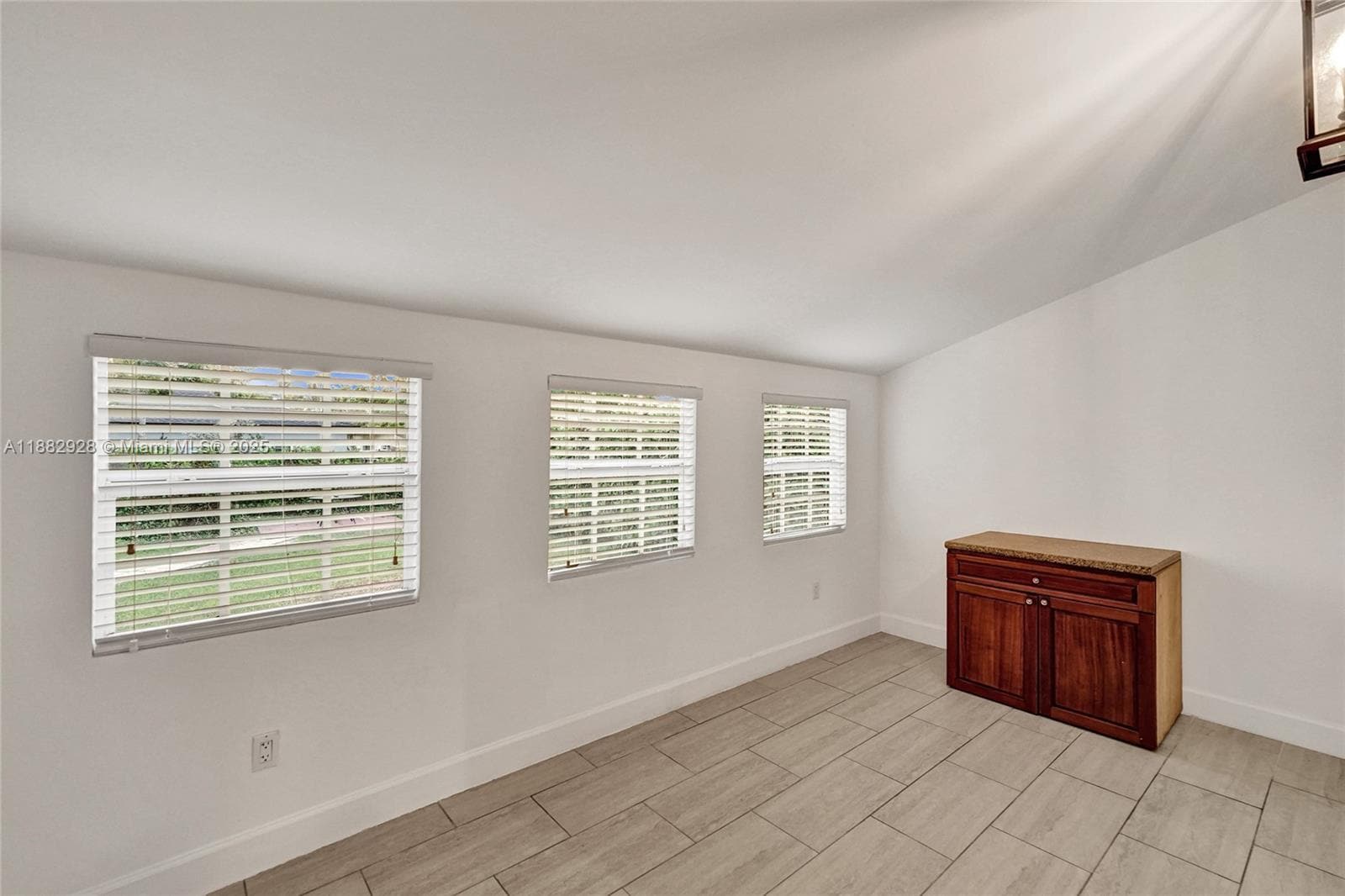 Building Photo - 4718 NW 15th Ave