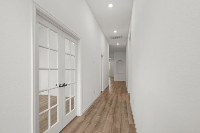 Building Photo - Room to Live, Play, and Grow in Booming Ro...