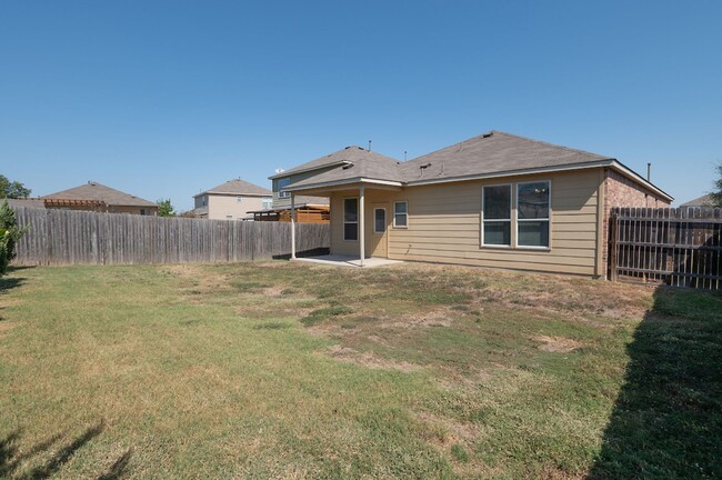 Building Photo - One Story Home - Blocks To I35 and Baylor ...