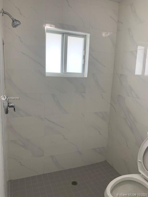 Building Photo - 21870 SW 118th Ave