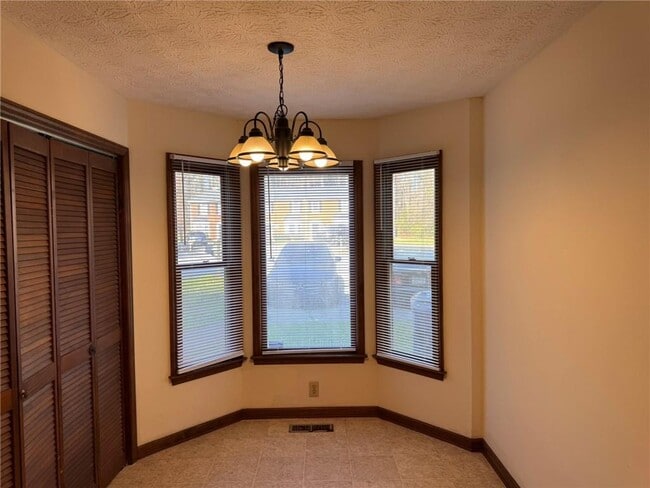 Building Photo - 1118 Booth Ct SW