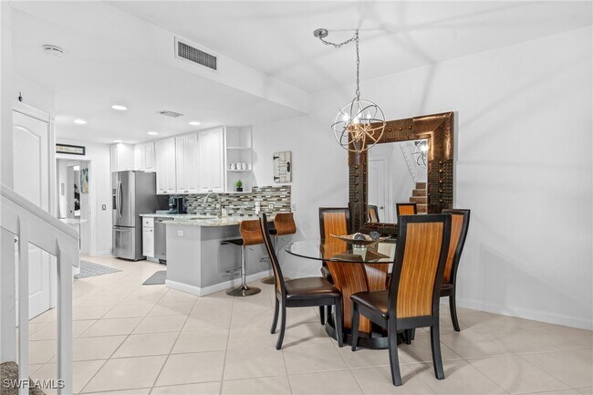 Building Photo - 5633 Cove Cir