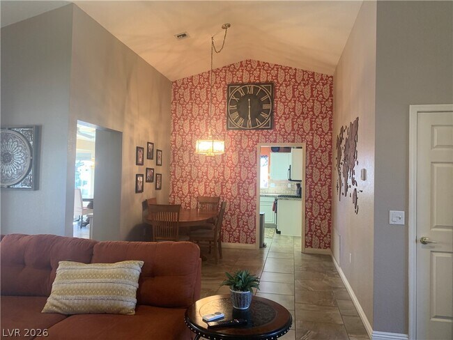 Building Photo - 2924 Crown Ridge Dr