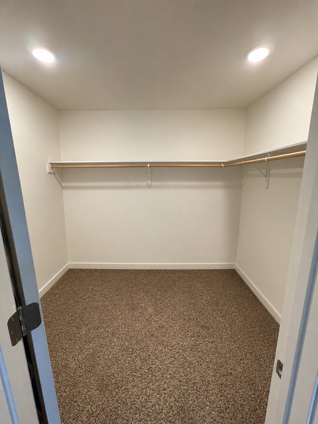 Building Photo - East Helena Rental