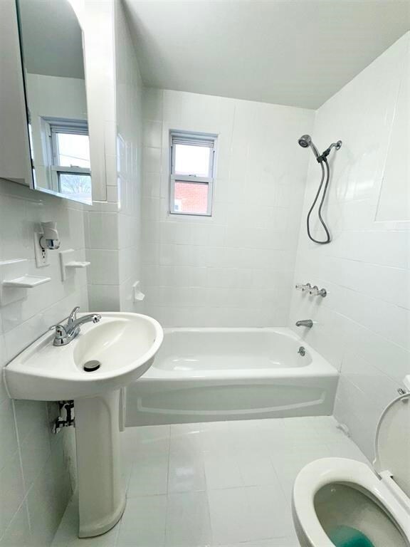 Building Photo - 1601 UNION Tpke