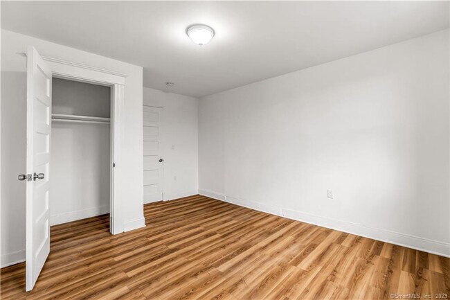 Building Photo - 1220 State St
