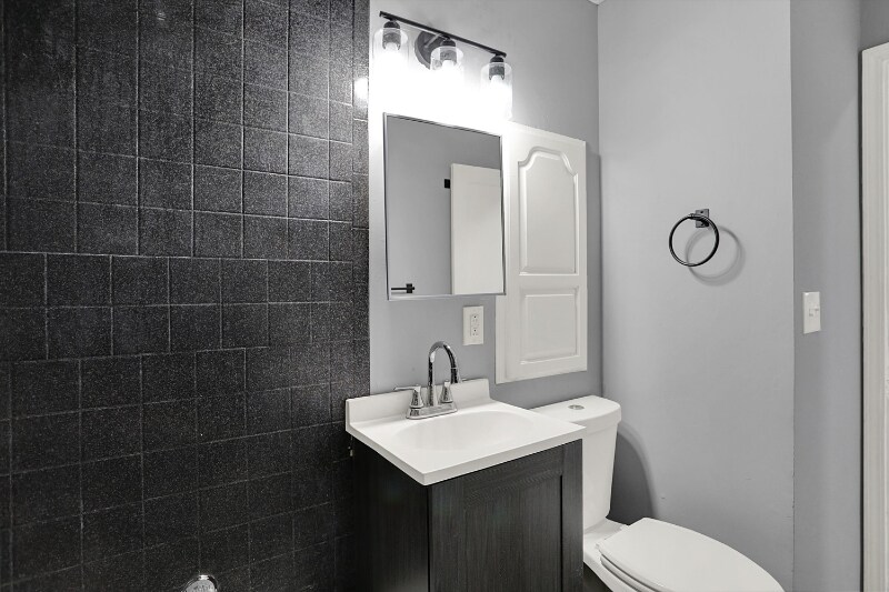 Building Photo - 3023 Adams St