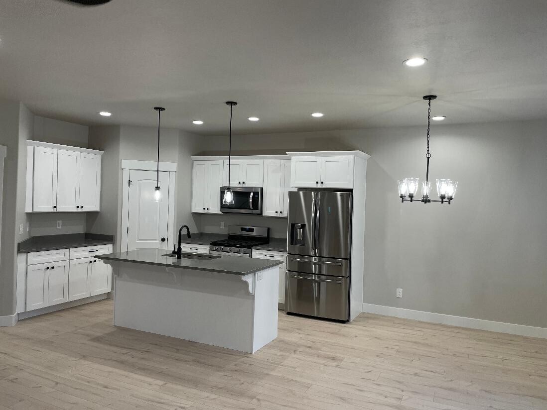Building Photo - 3760 W Big Horn Dr