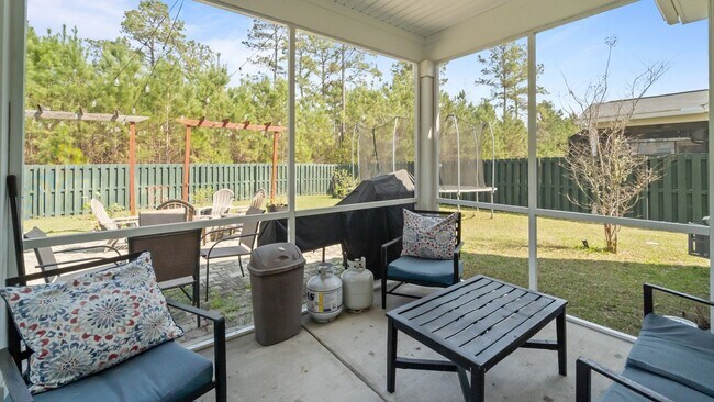 Building Photo - Beautifully Upgraded Home with Outdoor Fire Pit and Fenced Backyard in Buckhead East