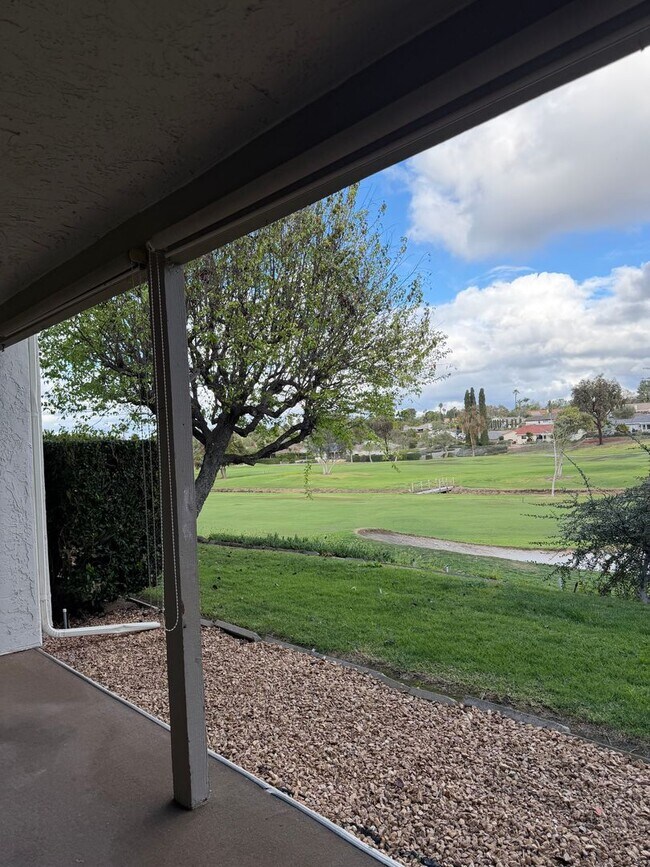 Building Photo - Classic 3Br/2Ba Bottom Level Condo in Campana Villas W/ Golf Course View