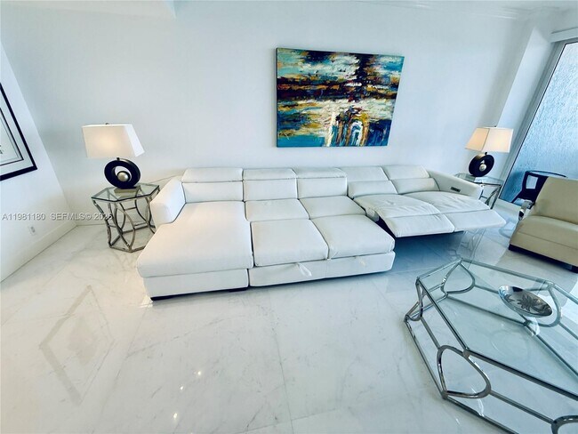 Building Photo - 3200 N Ocean Blvd