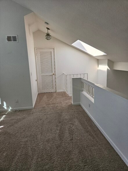 loft - 7532 Seaspring Dr