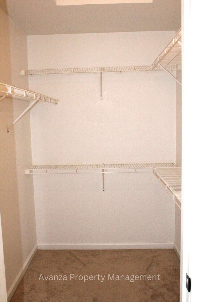 Building Photo - Home for Rent 5428 W. Saginaw Ave Fresno, CA 93722 Description 4 Bedroom/2 Bath Home in Fresno (D...