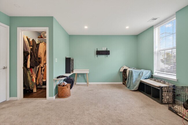 Building Photo - 107 Celebration Blvd